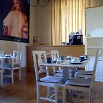 فندق مبيت وإفطار ريبوبليكا للمبيت والإفطار 4*